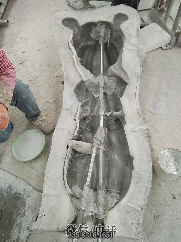 哪吒雕塑，內(nèi)置鋼筋龍骨